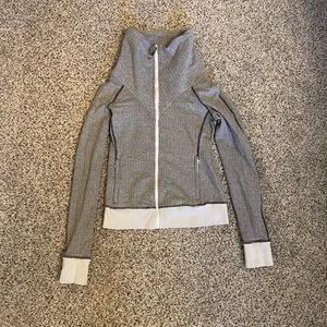 Lululemon zip sweater 8